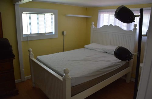 Breakwater Village Hütte | Breakwater Village - Short walk to private association beach and restaurants!!