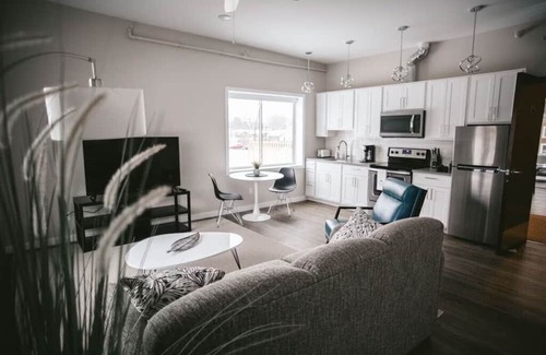 Bridgman Haus | Monogram Inn - Hightide #15