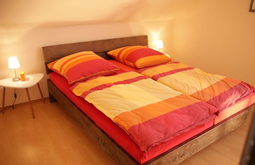 Sandershausen Wohnung | Apartment, Hercules view, quiet, close to the city, WiFi, up to 7 pers., balcony, parking lot