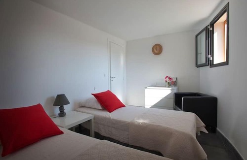 Porto-Vecchio Haus | Villa Alzu, 3 bedrooms, 6 people, shared heated swimming pool, in the heart of the Corsican maquis