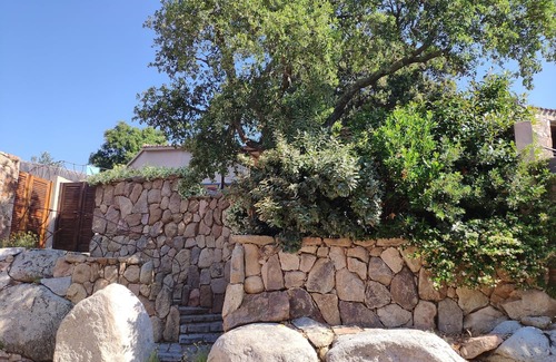 Porto-Vecchio Haus | Villa Alzu, 3 bedrooms, 6 people, shared heated swimming pool, in the heart of the Corsican maquis