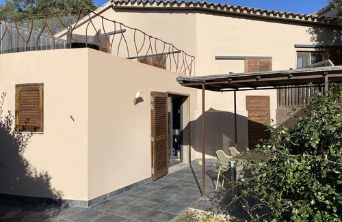 Porto-Vecchio Haus | Villa Alzu, 3 bedrooms, 6 people, shared heated swimming pool, in the heart of the Corsican maquis
