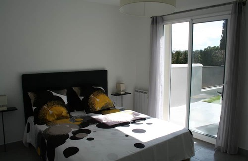 Saint-Marcel-de-Careiret Haus | Mapokia air-conditioned villa with private heated pool near Uzès.