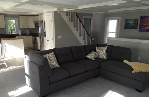 Meredith Wohnung | Meredith Bay - Brand New 2nd and 3rd floor Apartment in Private Home