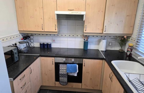 Featherstone Haus | Charming Wolverhampton Home With Private Entrance & Free Parking