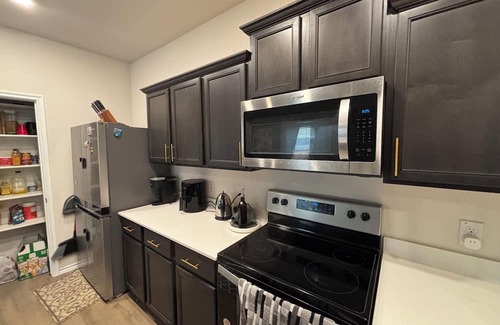 Forney Haus | Charming 3-bedroom house with WiFi and AC in Forney