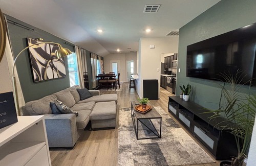 Forney Haus | Charming 3-bedroom house with WiFi and AC in Forney
