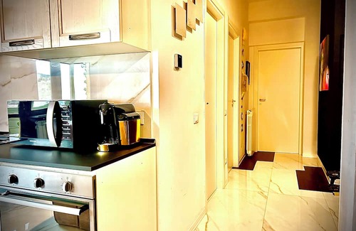 Catanzaro Wohnung | Charming 2-bedroom apartment with WiFi, AC in marvelous Calabria