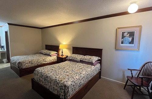 Arthur Haus | Charming hotel with WiFi and AC in peaceful Arthur