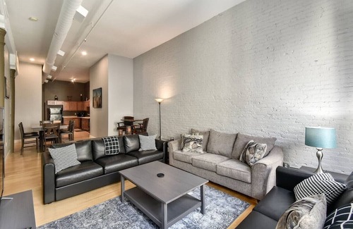 Westown Eigentumswohnung | Entertainment District Downtown MKE (Fiserv Forum)