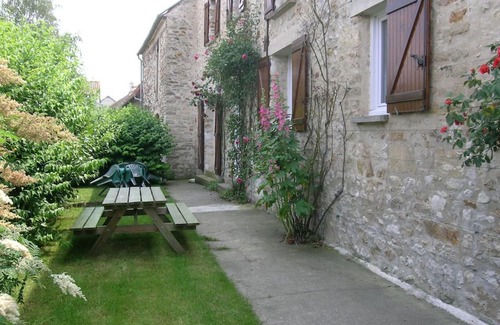 Arnouville-les-Mantes Hütte | Gite Arnouville-lès-Mantes, 3 bedrooms, 4 persons
