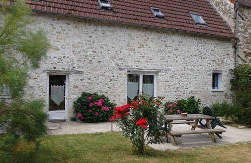 Arnouville-les-Mantes Hütte | Gite Arnouville-lès-Mantes, 3 bedrooms, 4 persons