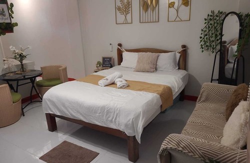 Lipa Haus | Serenity Home with Indoor Jacuzzi