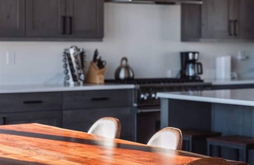 McAllister Haus | Angler's Landing - Lakehouse Retreat with Stunning Panoramic Views