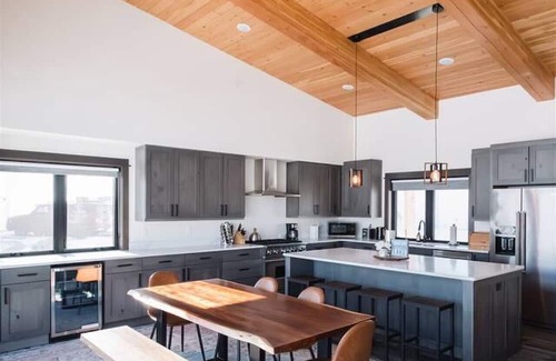 McAllister Haus | Angler's Landing - Lakehouse Retreat with Stunning Panoramic Views