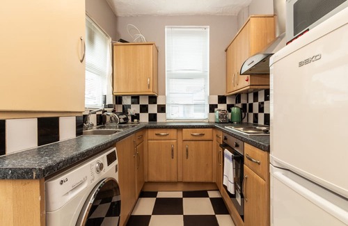 Eccles Haus | Charming 3Bed Home in Eccles Central