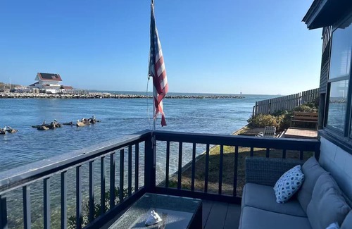 Jerusalem Haus | Waterfront cottage in Jerusalem