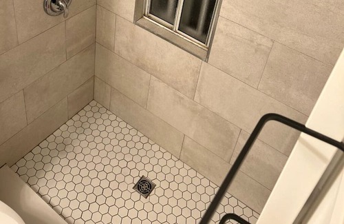 Hamilton Haus | Charming 1-bedroom house in Hamilton with WiFi and AC