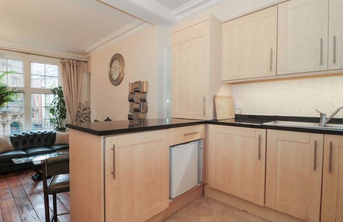 Bristol City Centre Hütte | 2 OLD CITY CHAMBERS, pet friendly in Bristol