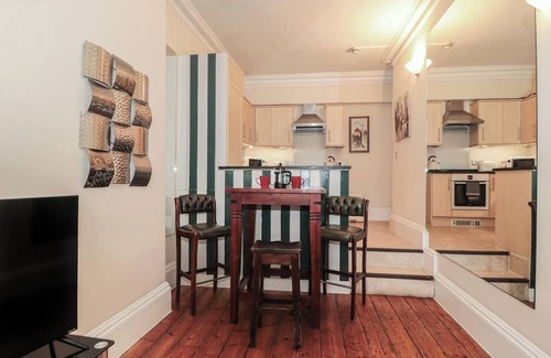 Bristol City Centre Hütte | 2 OLD CITY CHAMBERS, pet friendly in Bristol
