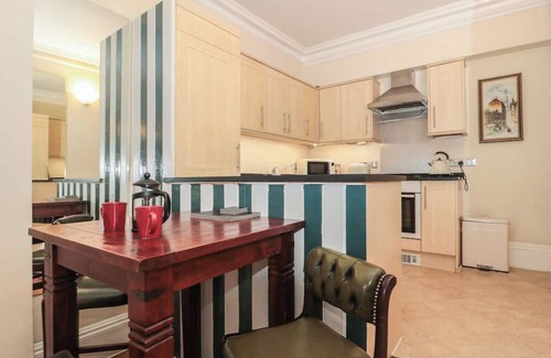 Bristol City Centre Hütte | 2 OLD CITY CHAMBERS, pet friendly in Bristol