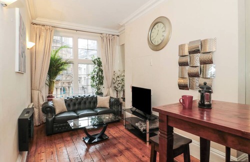 Bristol City Centre Hütte | 2 OLD CITY CHAMBERS, pet friendly in Bristol