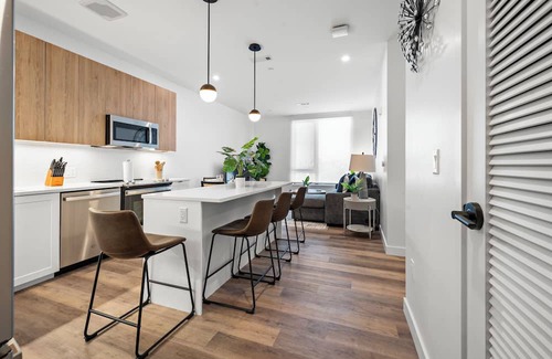 Central-Maverick Square - Paris Street Wohnung | Luxury 2BR Next to the Airport 1598