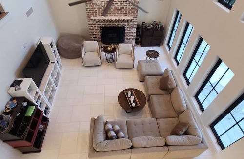 Metairie Haus | SPACIOUS 4-bedroom house in charming Metairie with AC, WiFi, Pool, Patio