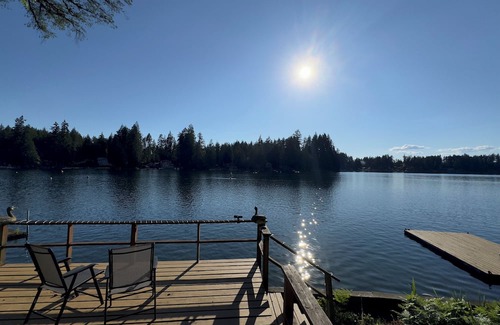 Shelton Kabine | Cozy 2-bedroom lakefront cabin with tranquil views