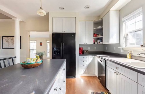 New Orleans Haus | Charming Shotgun-Style Home: Your Perfect New Orleans Getaway Awaits