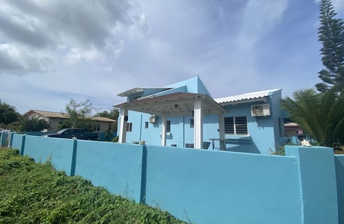 Nikiboko Haus | Cozy 2-bedroom house in delightful Kralendijk with WiFi, AC