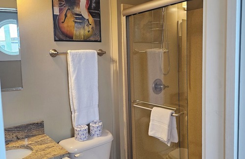 Ponchartrain Park Villa | Floating Villa 2