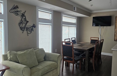 Ponchartrain Park Villa | Floating Villa 2