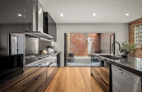 Prahran Wohnung | Unbeatable Location Famous Chapel St Family Home