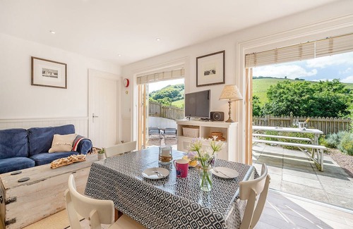 Chillington Hütte | 2 bedroom accommodation in Hallsands