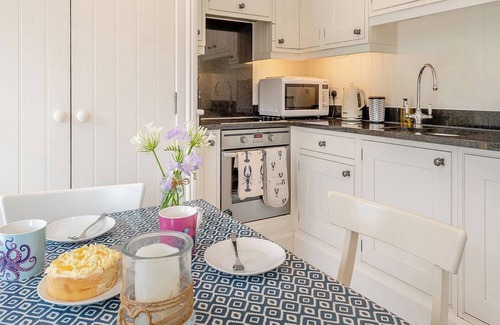 Chillington Hütte | 2 bedroom accommodation in Hallsands