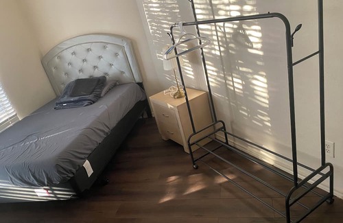 Houston Haus | Pet friendly lovely house room 3 shared bathroom