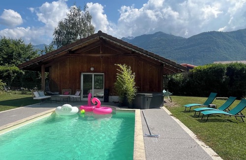Chaparon Skihütte | Between lake and mountains Chalet 136 m2 + maisonnette 36 m2/swimming pool /jacuzzi