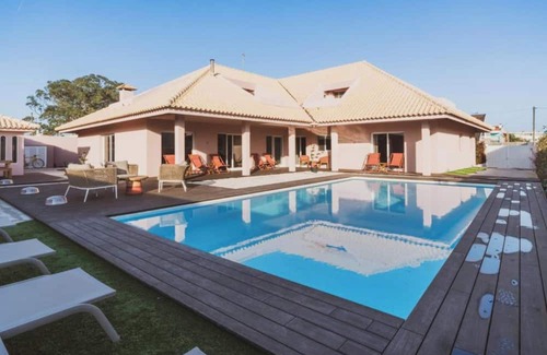 Esmoriz Haus | BeSunny Slowness n' Outdoors - Gineta - Twin Room with Private Garden