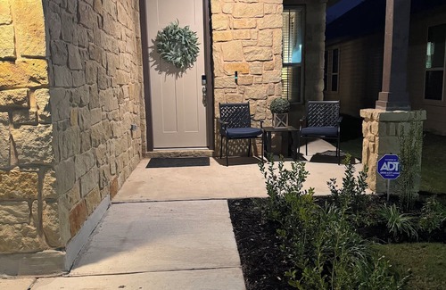 Wellborn Haus | Modern Aggie-Friendly Retreat - 15 mins to Kyle Field
