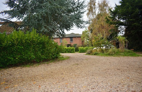 Woodhall Spa Haus | The Nook, a luxurious barn, only 10 minutes walk into the village,pet friendly