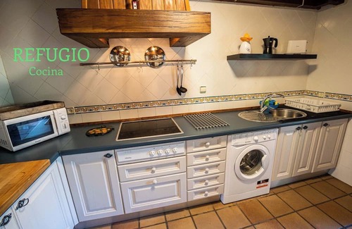 Cuacos de Yuste Hütte | Rural house * Paraje de Yuste. Ideal for families and groups, pets allowed