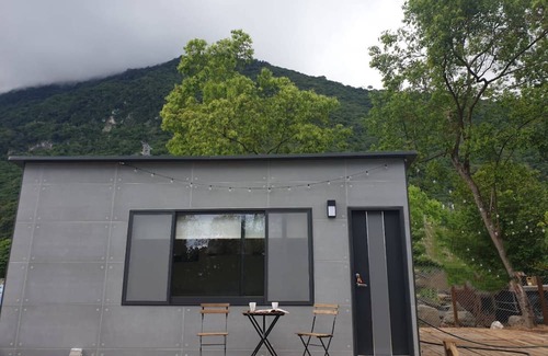 Hualien Haus | Mountain Silhouette Cottage 2 by Tiny Away (山影小屋2)