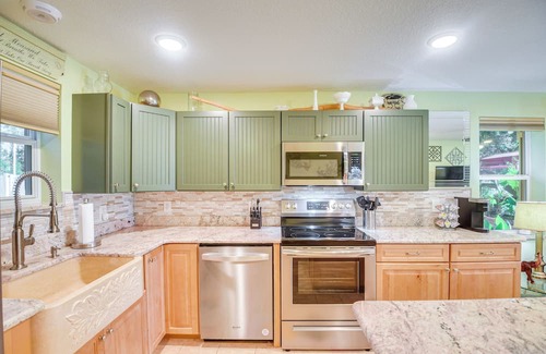 Umatilla Hütte | Cottage 13 Mi to Dtwn Mount Dora!