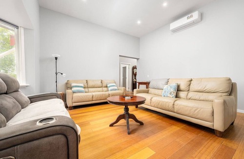 Footscray Haus | Luxurious house near flemington racecourse