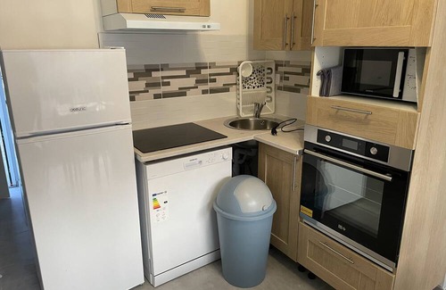 Chaum Haus | Holiday Home 'Menoua' with Mountain View, Wi-Fi and Air Conditioning