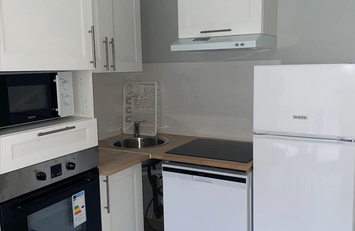 Chaum Haus | Holiday Home 'Menoua' with Mountain View, Wi-Fi and Air Conditioning