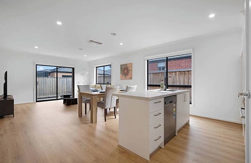 Melton South Haus | Stylish & Perfect for Relaxation
