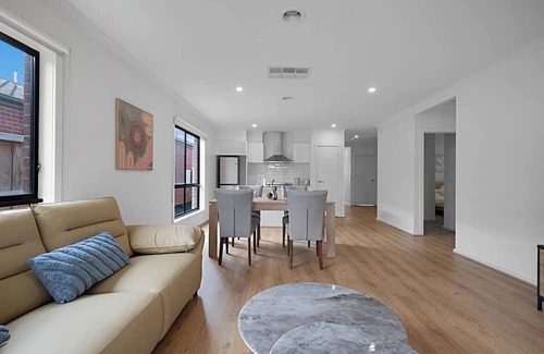 Melton South Haus | Stylish & Perfect for Relaxation