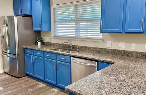 Moncks Corner Haus | Spacious 5-bedroom house in fabulous Moncks Corner w pool table game room & WiFi